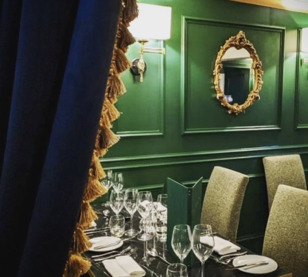 the arch bar -De Faoite